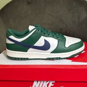Nike Dunks